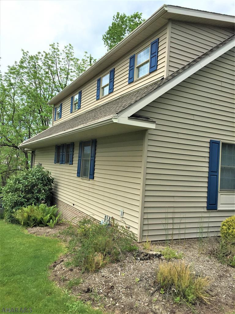 Church Hill Manor - Residential