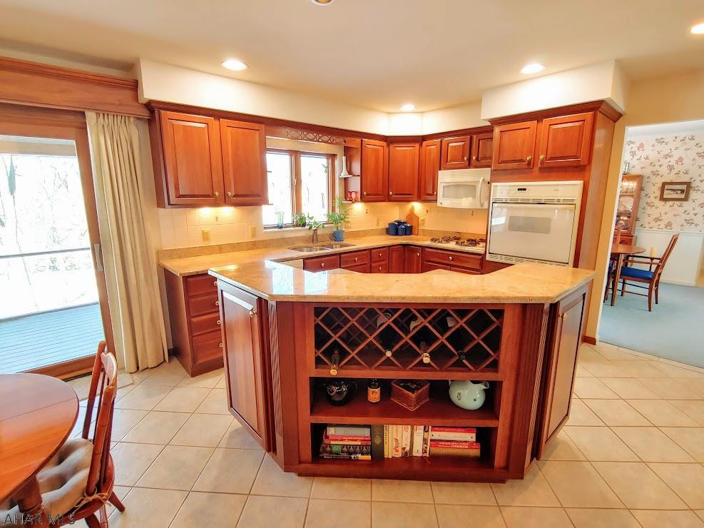 Church Hill Manor - Residential