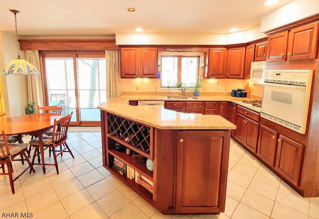 Church Hill Manor - Residential