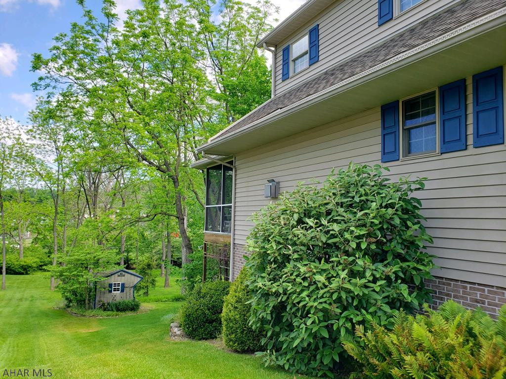 Church Hill Manor - Residential