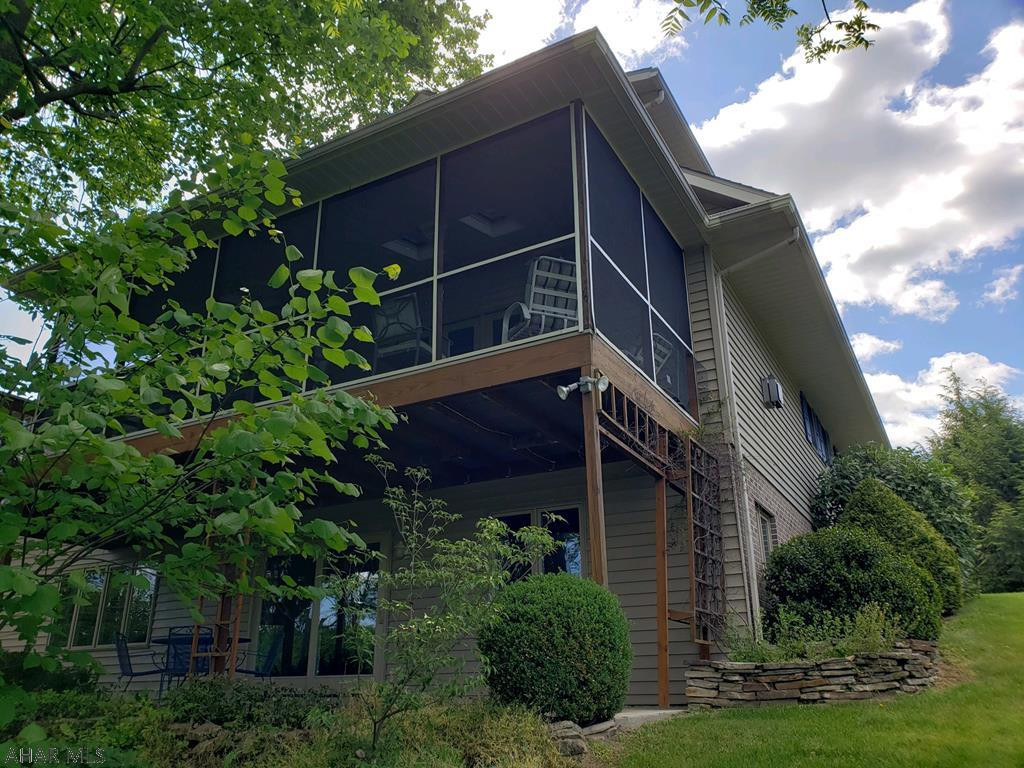 Church Hill Manor - Residential