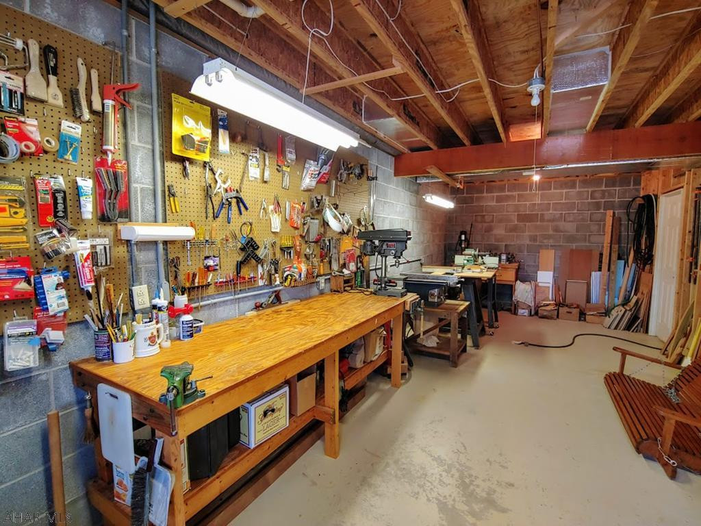 Church Hill Manor - Residential