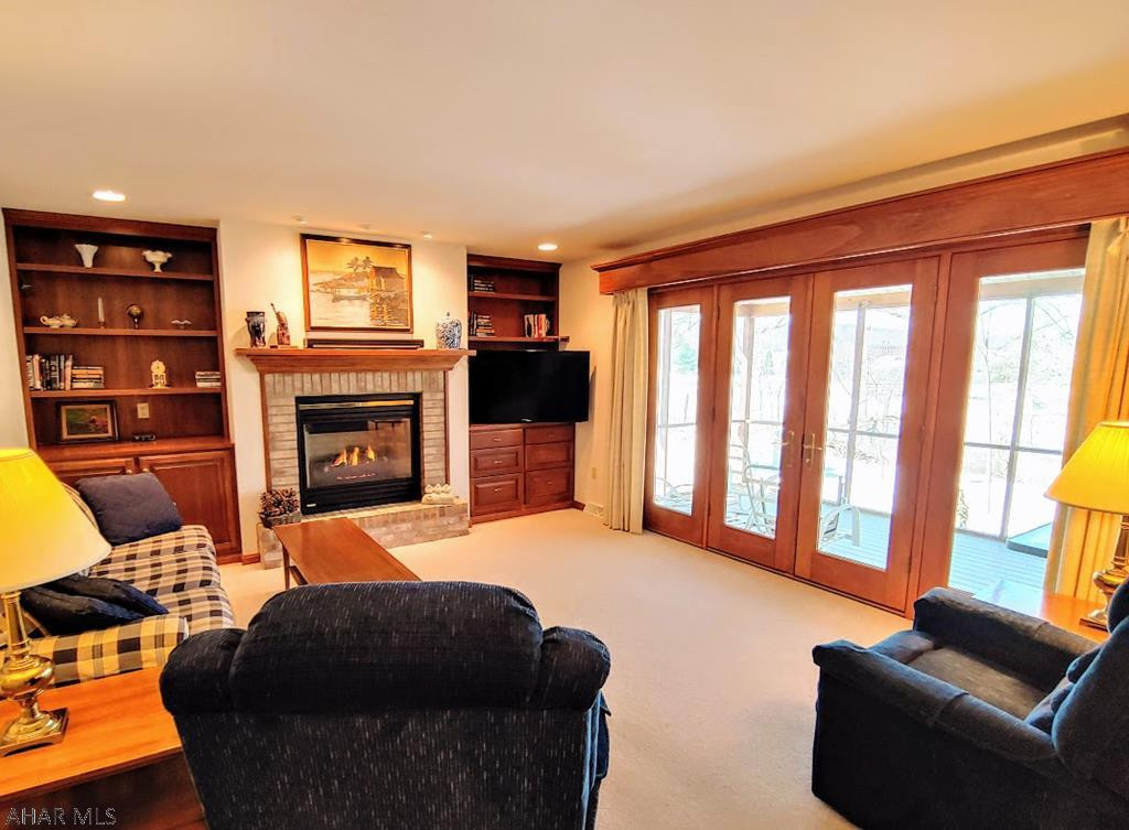 Church Hill Manor - Residential