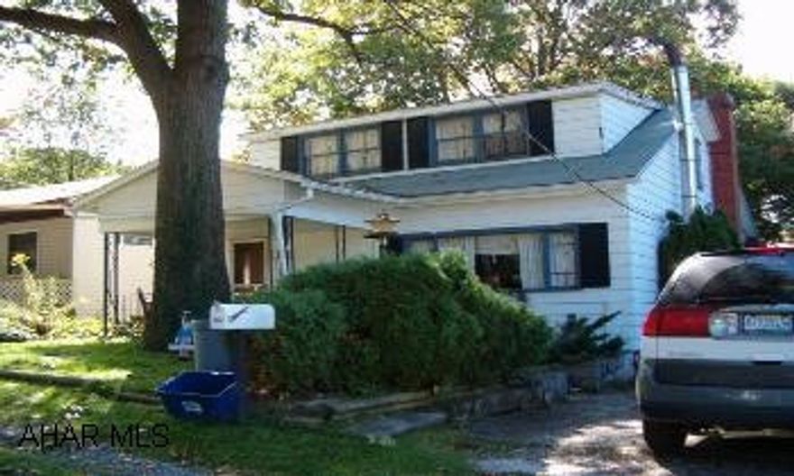 1 1/2 story, 2+BR home, laminate flooring, appliances included. 1 1/2 story home in Lakemont. LR, EIK. 1st floor bath & bedroom & 2nd floor Br. Fenced yard, workshop area, price to sell!