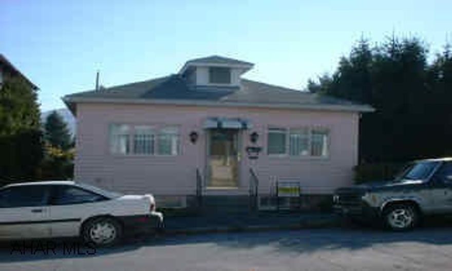 Clean as a whistle, Large Lot, Patio, Large 2+ Car Garage, Modern Kitchen, Enclosed Front Porch, Just Move In.