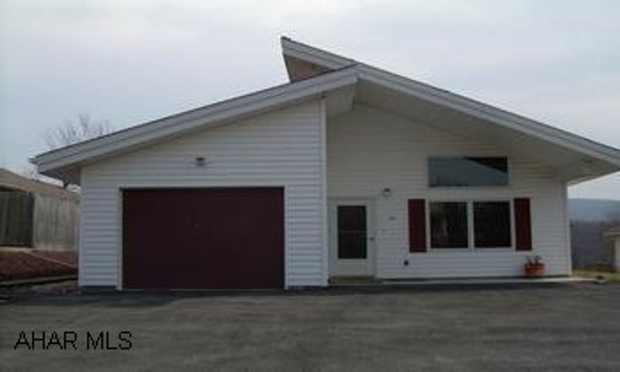 Very nice 1 story, maintenance-free exterior, approx. 10 years old. Family room with cathedral style ceiling, master bedroom with access to hot tub (spa), master bath, central air, 1 car garage plus off-street parking, all on 50x120 lot.