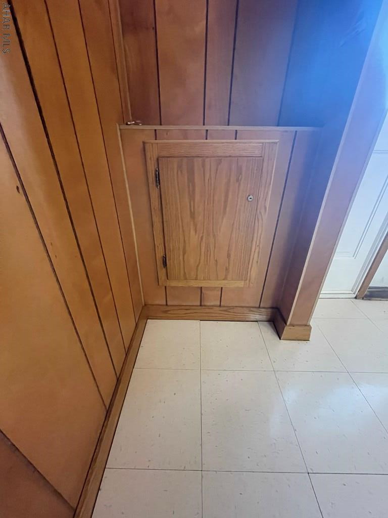 Unknown - Commercial Sale