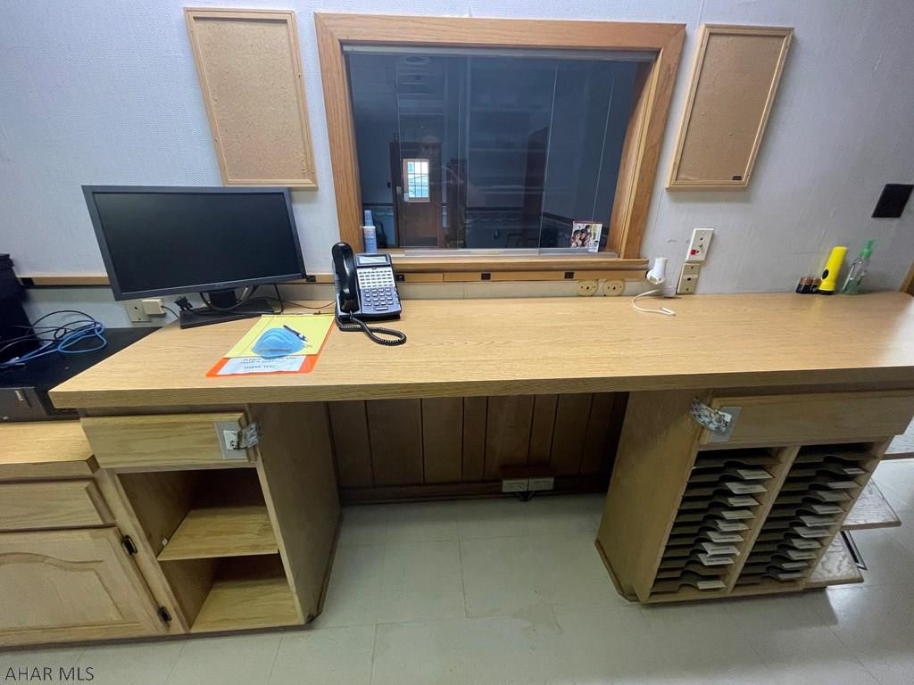 Unknown - Commercial Sale