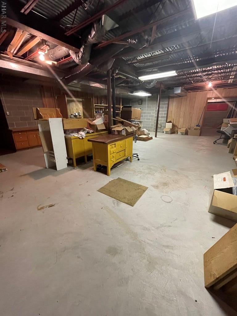 Unknown - Commercial Sale