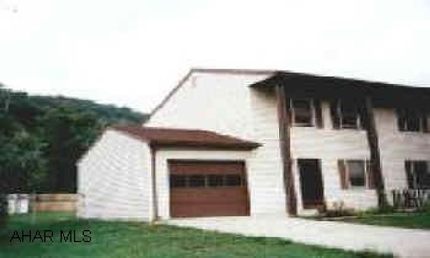 Extremely motivated sellers! Bring offers, move-in condition! Half double in Eldorado Springs. Extremely motivated sellers! Bring offers, move-in condition! Half double in Eldorado Springs.  Electric system - 100 amp