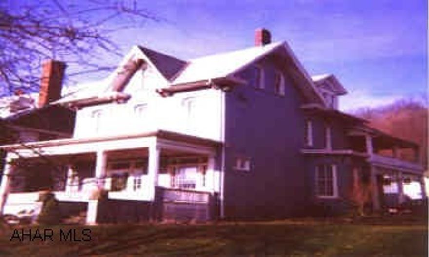 SPACIOUS VICTORIAN, YOU MUST SEE THIS HOME. HARDWOOD FLOORS, 12 FT. CEILINGS ON FIRST FLOOR. 9 FT. CEILINGS ON 2ND FLOOR. EXCEPTIONALLY WELL KEPT HOME.