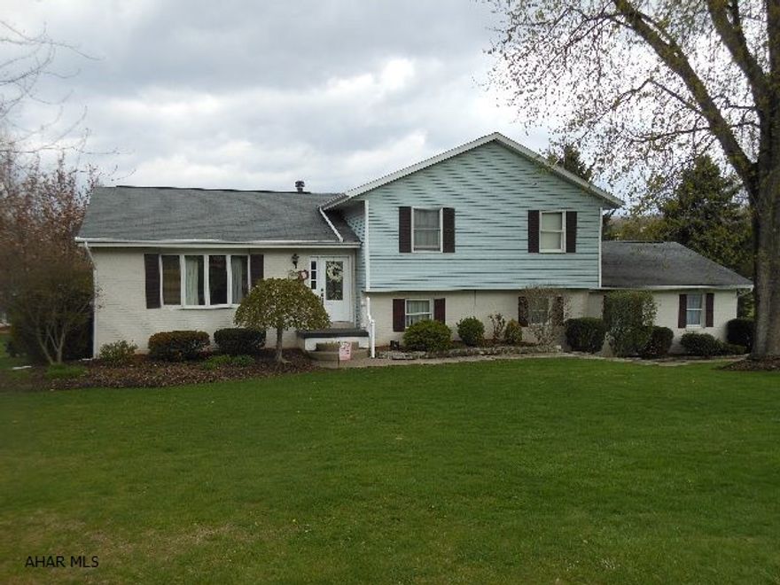 Wonderful 3 bedroom, 3 bath Multi-Level home on large lot with terrific back patio, pond and in ground pool. Eat-in kitchen and dining room open to heated sunroom overlooking pool area. New bathroom on 2nd floor w/Jacuzzi tub. Family room and Rec room add lots of space for entertaining. This home is situated on a quiet cul-de-sac in Halodale Estates and only minutes from schools, shopping etc.