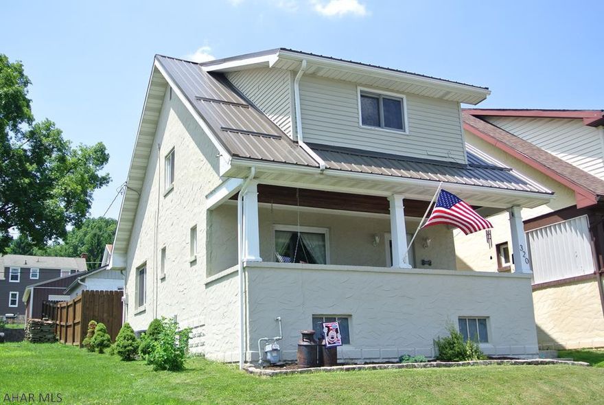 Adorable 3 bedroom home on a nice size lot in Fairview.  The nicely finished home has a Central A/C with newer windows, new paint, refinished hardwood flooring an updated kitchen and bath, and spacious rooms throughout.   It also feature a new Metal Roof, a 2-car detached garage, a fenced in yard, and private rear patio for your summer enjoyment!  Great quiet neighborhood....Priced very well .I don't expect this to last very long.  So, we will try to accommodate to allow multiple showings this week.
