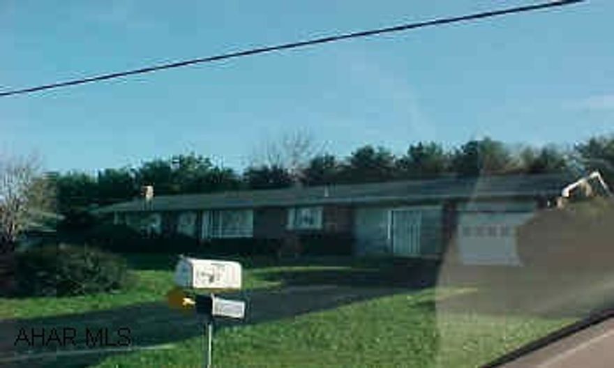 Immaculate condition.Great Enclosed breezeway. Huge basement could be finished.