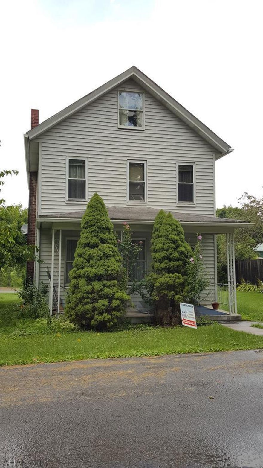 Large home with spacious living area. Formal dining room and eat-in kitchen. Living room and dining room have new carpet and fresh paint. Convenient 1st floor laundry, nice rear yard with shed. Quiet street.