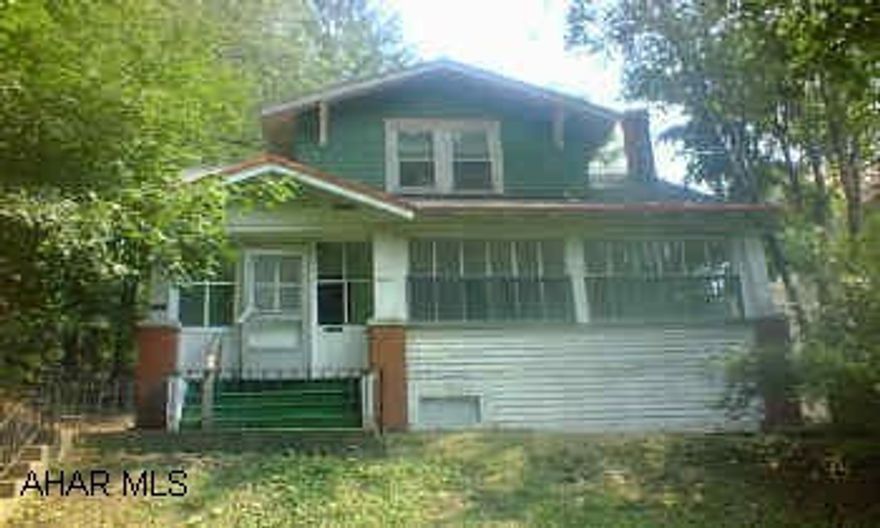 2 story frame. 2 story frame home on 75 x 120 lot in Eldorado.  3 bedrooms, new roof.