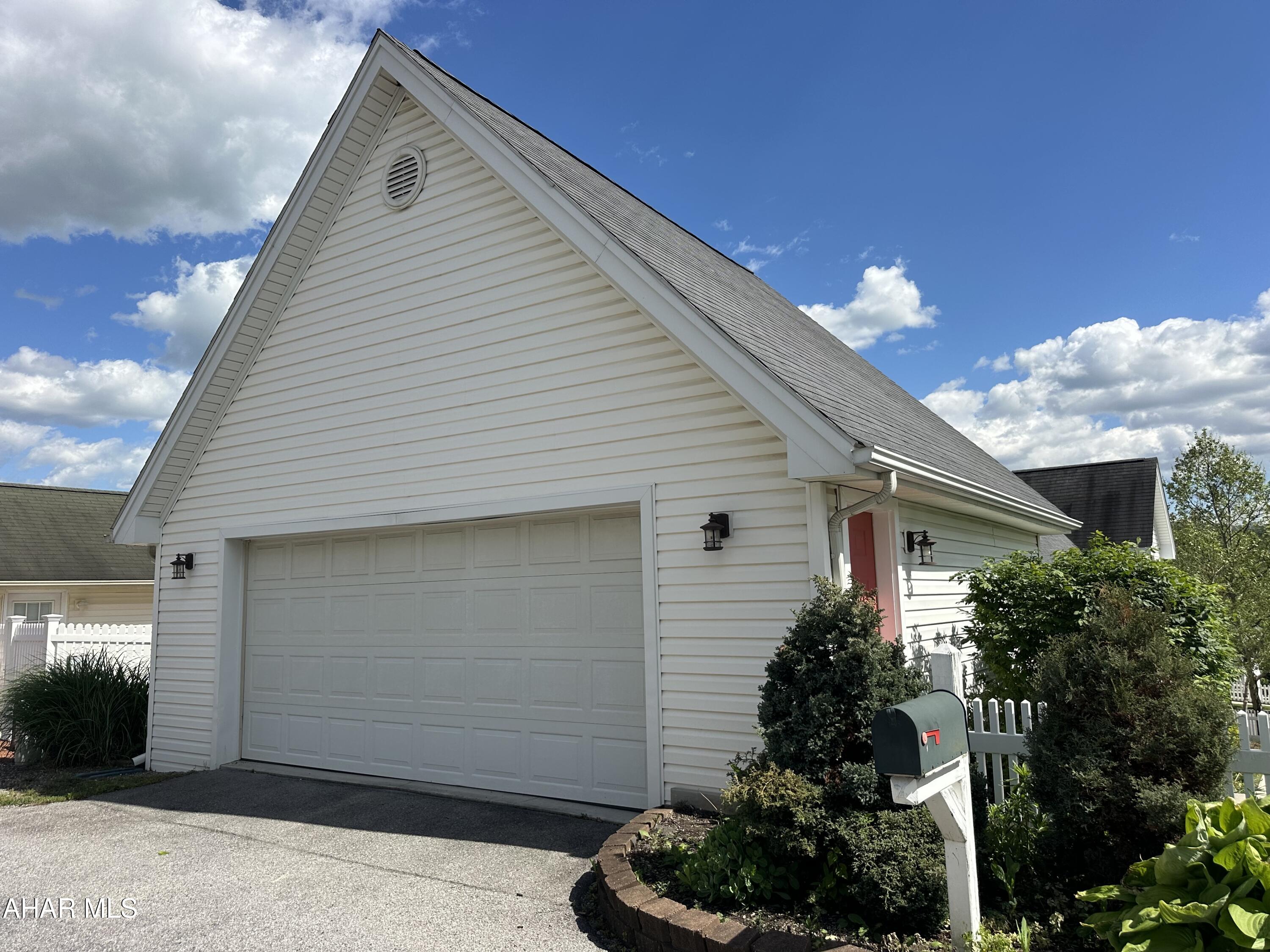 Holiday Hills - Residential