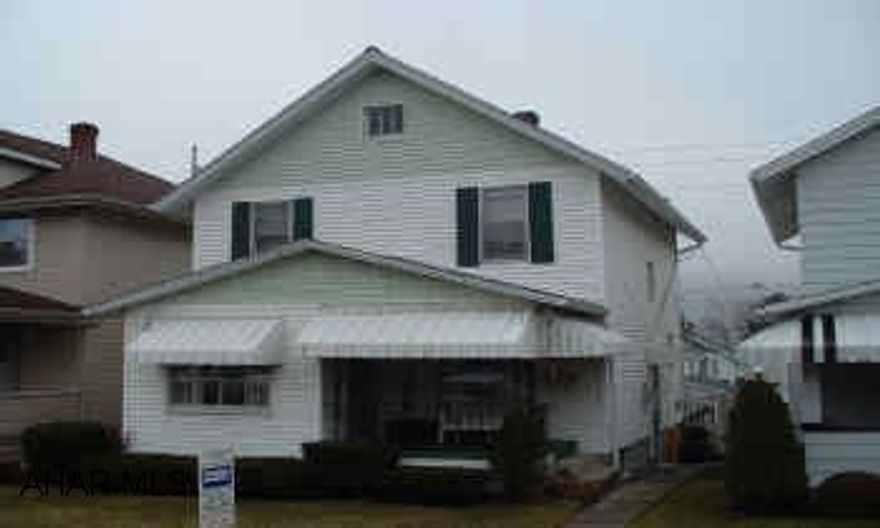 NICE FAMILY HOME IN SUPER FAMILY NEIGHBORHOOD. CONVENIENT LOCATION IN PLEASANT VALLEY. PRICED TO SELL.