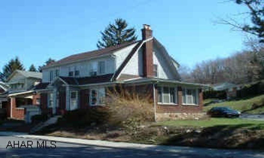BRICK FAMILY HOME NEAR TUCKAHOE PARK. 4 BEDROOMS, GAS FIREPLACE, SUNPORCH AND MORE.