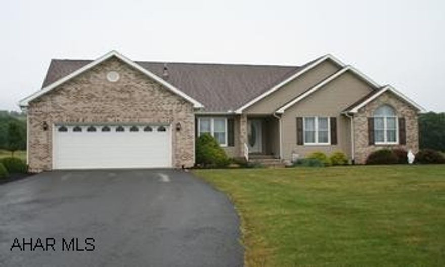 Impressive ranch house on 10.45 acres! Impressive ranch house on 10.45 acres! 3BR/2 full baths. Custom kitchen with solid cherry cabinets and breakfast bar. Formal dining room has tray ceiling, sunken living room has fireplace, den. Double doors lead into the master suite, main level laundry room. Decorator touches. Upscale amenities include recessed lighting, ceramic tile, Anderson windows, solid oak doors, vaulted ceilings, walk-in closets. Covered porch, large landscaped yard and wooded acreage. Scenic country setting.