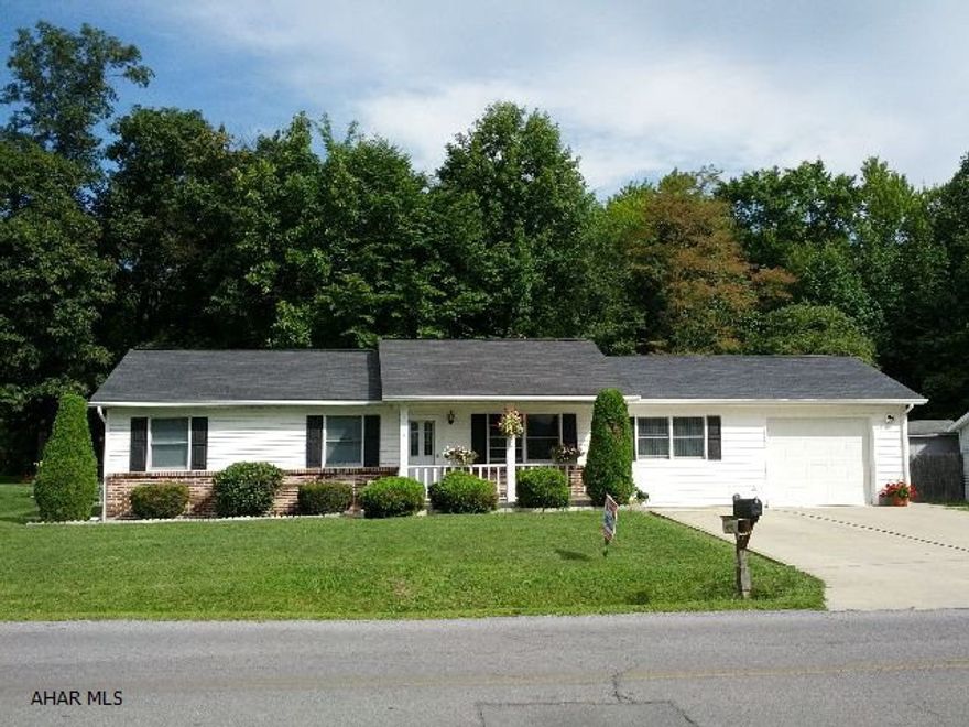 Convenient 1-story living!  Immaculate Home!  Newer roof, eat-in kitchen, 3 bedrooms, 1-car garage with overhead storage, plus shed.  #J-148