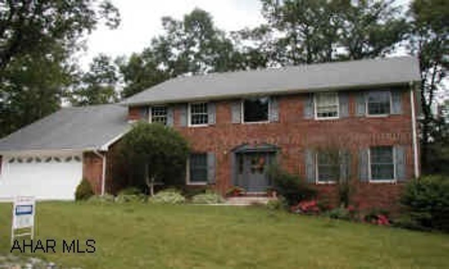 SPACIOUS BRICK COLONIAL IN SYLVAN EAST ON LANDSCAPED LOT W/ MATURE TREES. 4 BD, 3.5 BATHS. 16X20 SCREENED PORCH. FINISHED BASEMENT-REC ROOM. HOME THEATRE, WET BAR, NEW CARPET, 3/4 BATH.  2 AC UNITS, 2  WATER HEATERS, 2 FURNACES. SPACIOUS BRICK COLONIAL IN SYLVAN EAST ON LANDSCAPED LOT W/ MATURE TREES. 4 BD, 3.5 BATHS. 16X20 SCREENED PORCH. FINISHED BASEMENT-REC ROOM. HOME THEATRE, WET BAR, NEW CARPET, 3/4 BATH. 2 AC UNITS, 2  WATER HEATERS, 2 FURNACES.