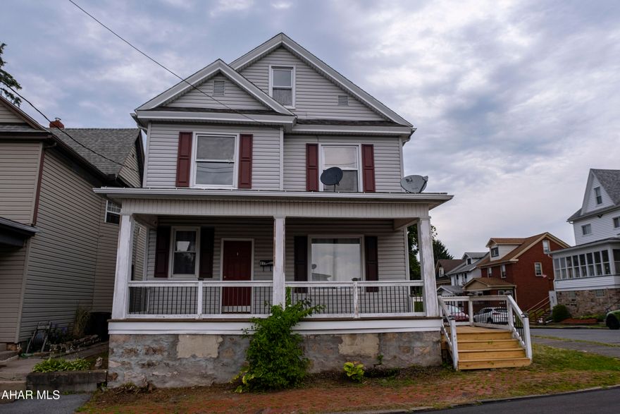 3-bedroom, 1-bath home, perfectly situated on a corner lot.
Nice kitchen featuring ample cabinet space, perfect for storage. The adjoining dining room is highlighted by a large bay window, offering natural light.
The generously sized bathroom includes a double sink vanity. Each bedroom offers plenty of space and versatility for family, guests, or a home office.