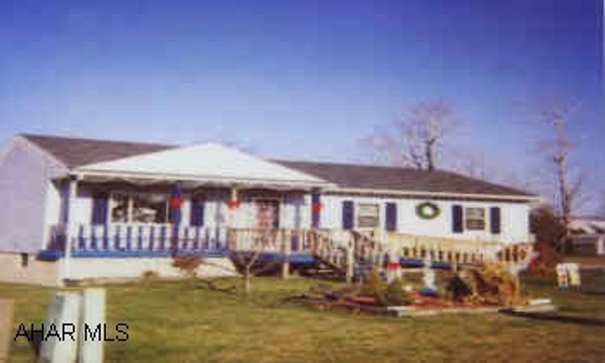 IMMACULATE RANCH. NEWER CARPET. WINDOWS. NEW LGE DECK. FENCED IN YARD. HOME IN VERY GOOD CONDITION. LGE FULL BSMT. COULD BE FAMILY ROOM. THIS LISTING IS CONTINGENT UPON ALL LIENS BEING RELEASED.