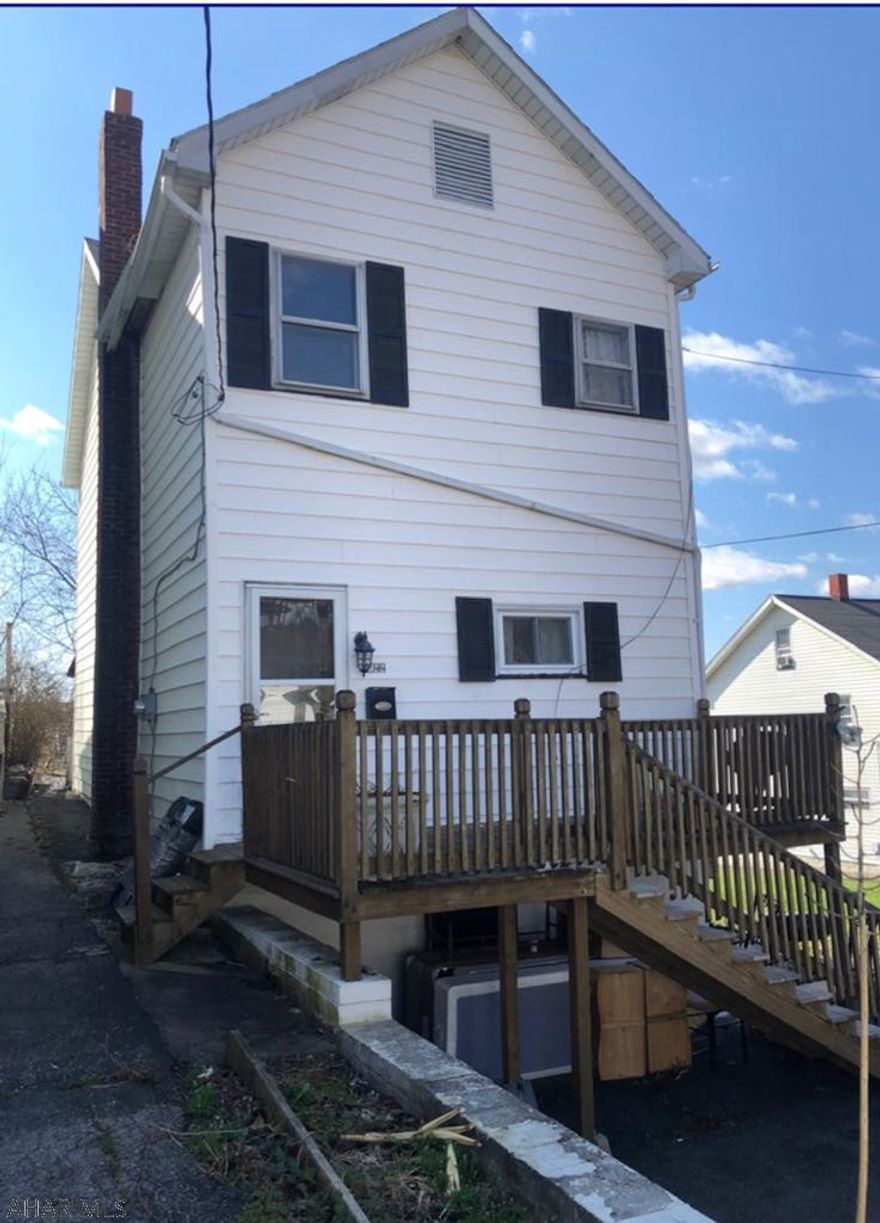 Move-in ready and updated 3 bedroom, 1 bath with small yard, and off street parking. Mechanics are all with in 10 years.