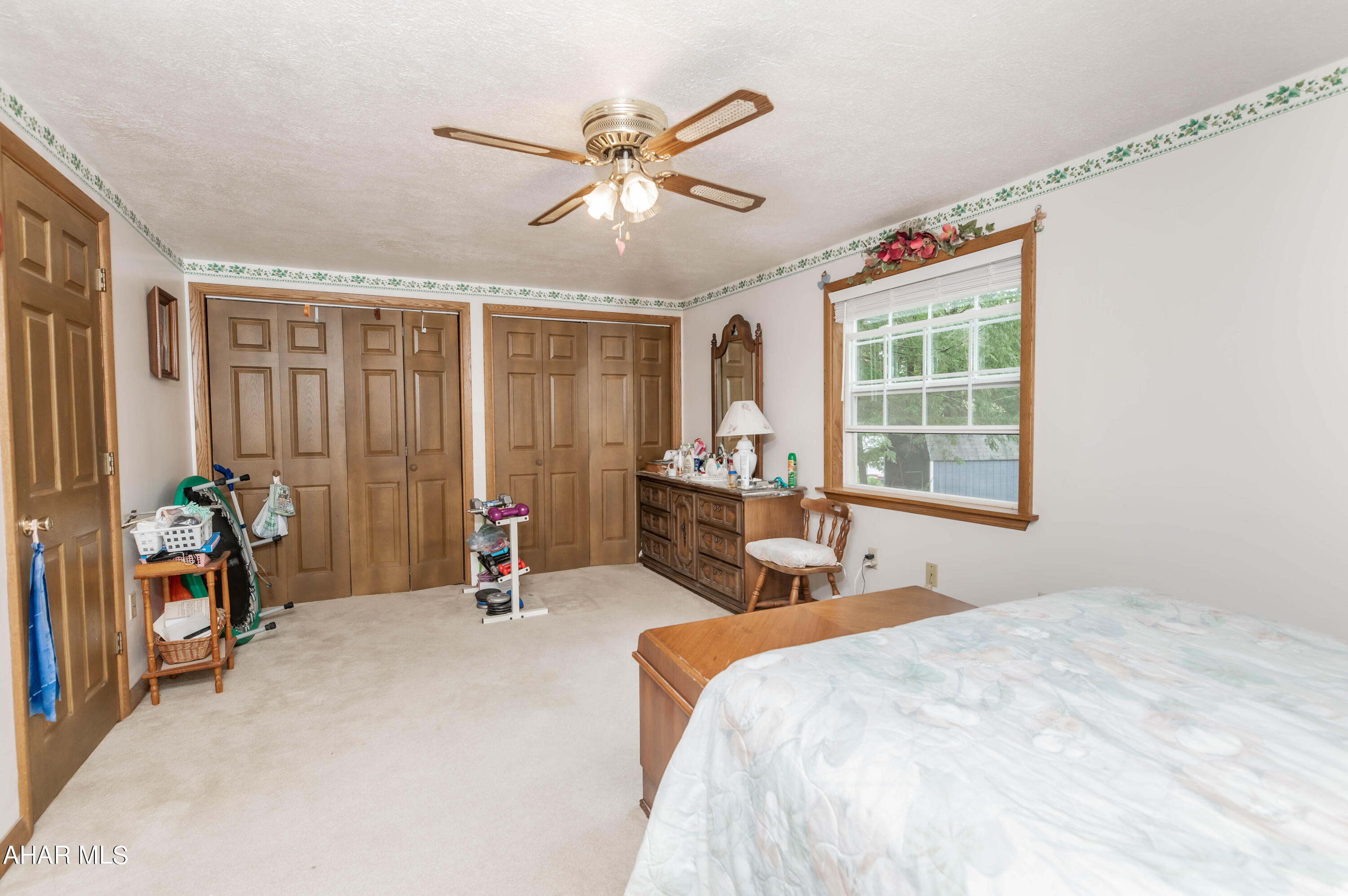 Glendale Yearound - Residential