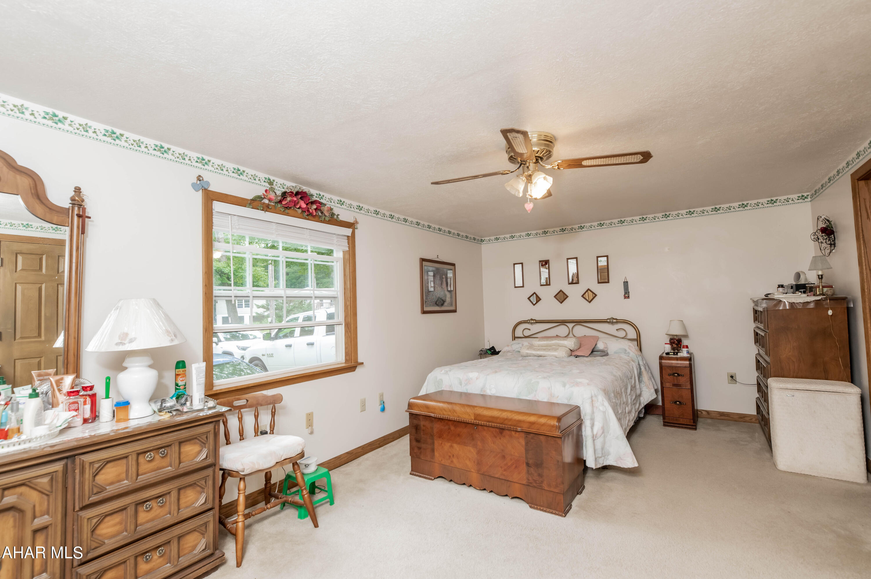 Glendale Yearound - Residential