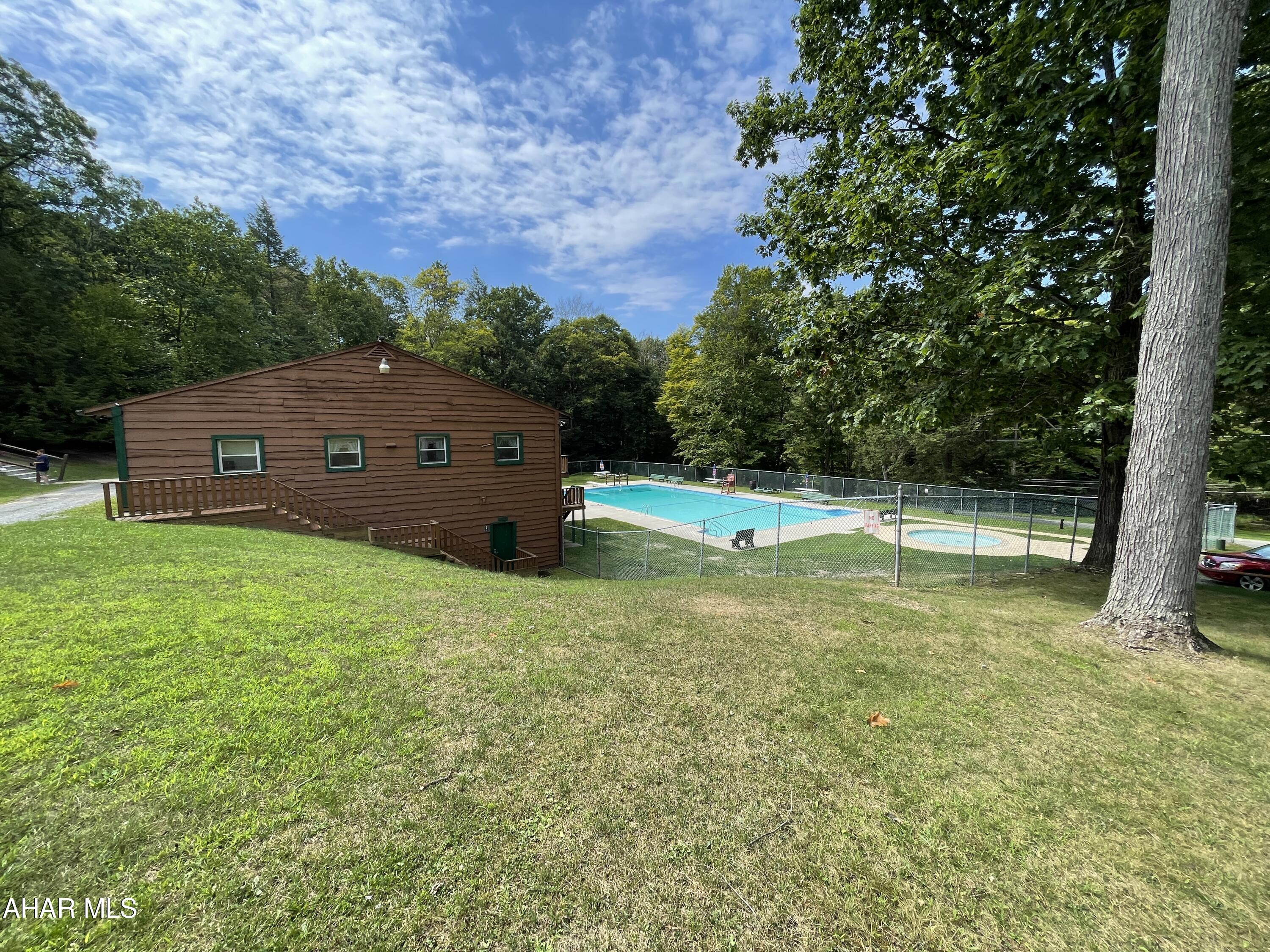 Glendale Yearound - Residential