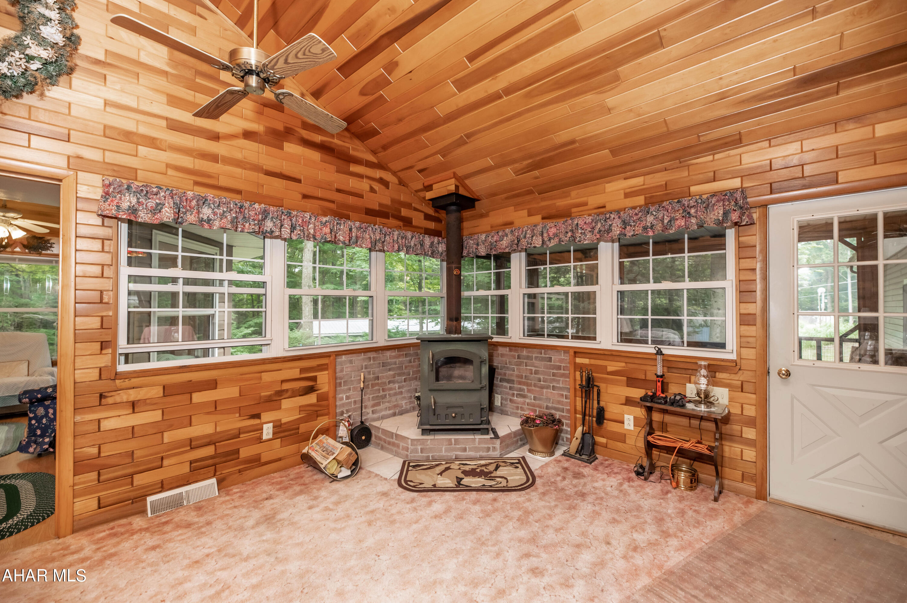 Glendale Yearound - Residential