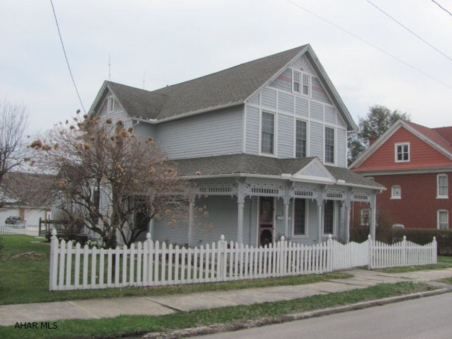 Newly uddated Victorian! Spacious 3 BR, 1.5 Bath with newly finished 3rd floor. Lge fenced lot, Detached large garage boast an apt. above- LR, Kit, bath, 1 Br.This would make a Great B & B.
