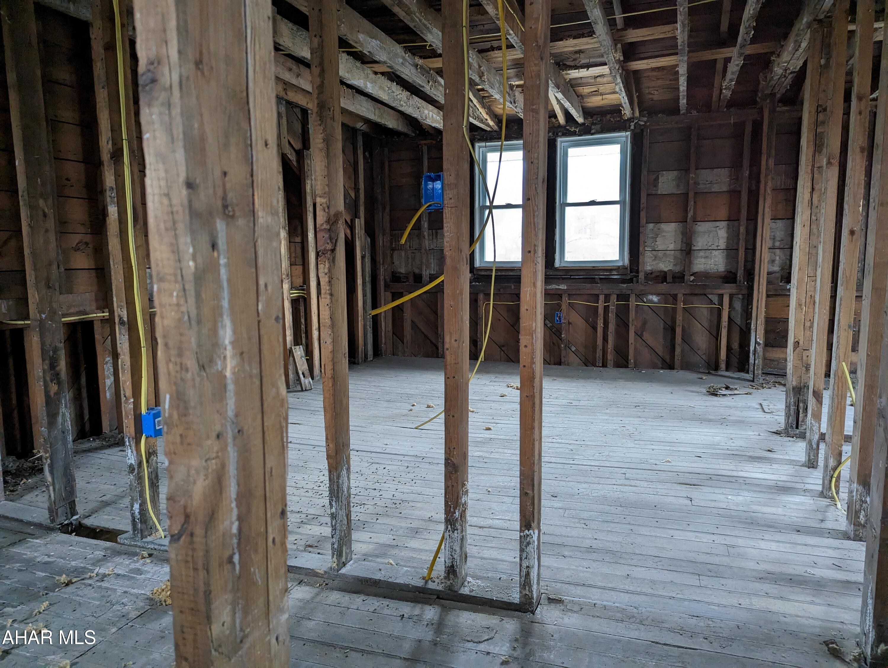 Juniata - Residential