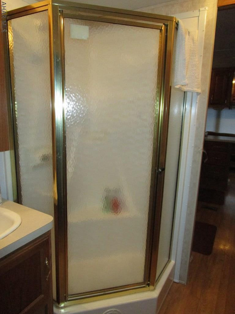 Glendale Yearound - Residential