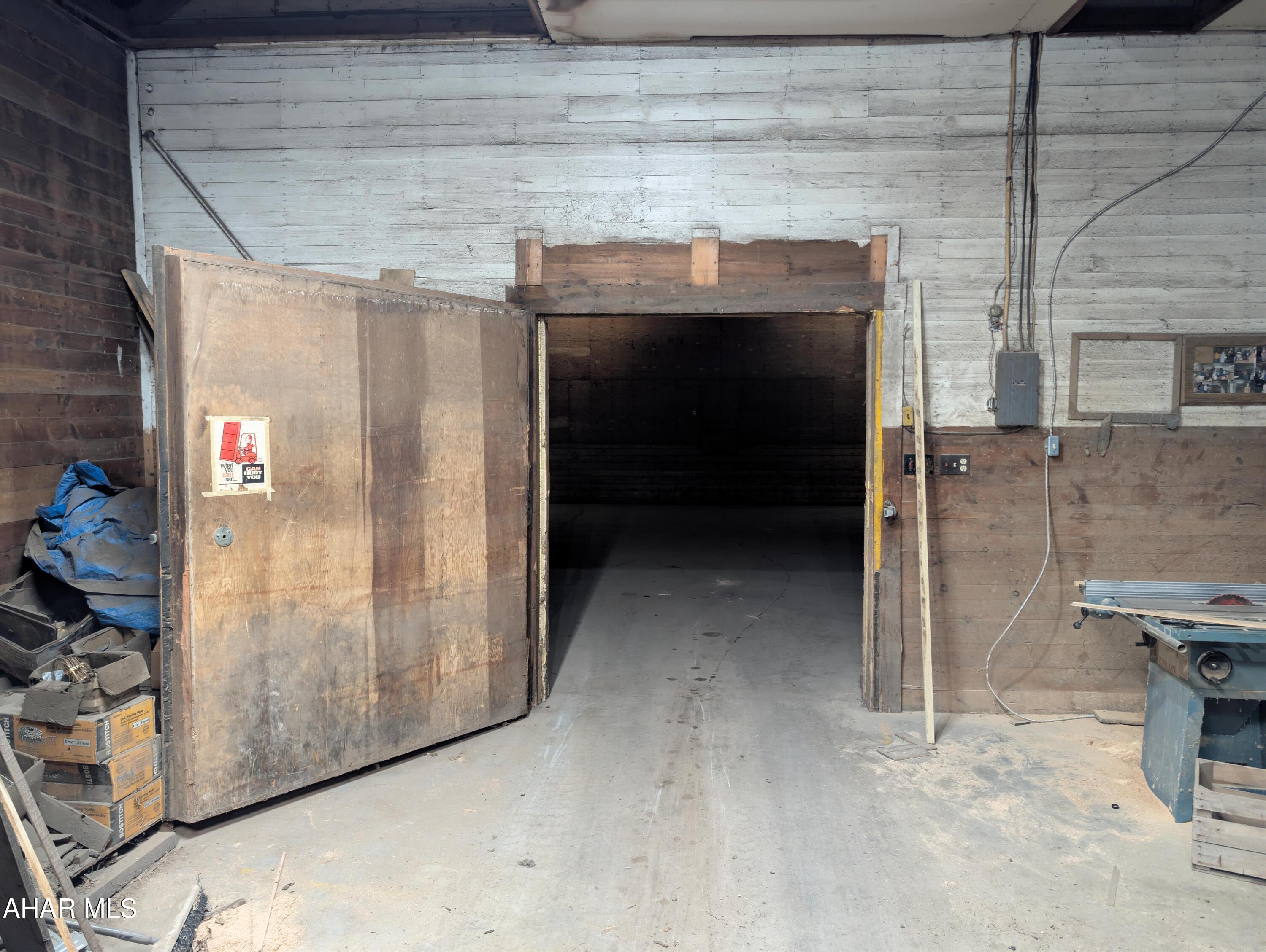 Unknown - Commercial Sale