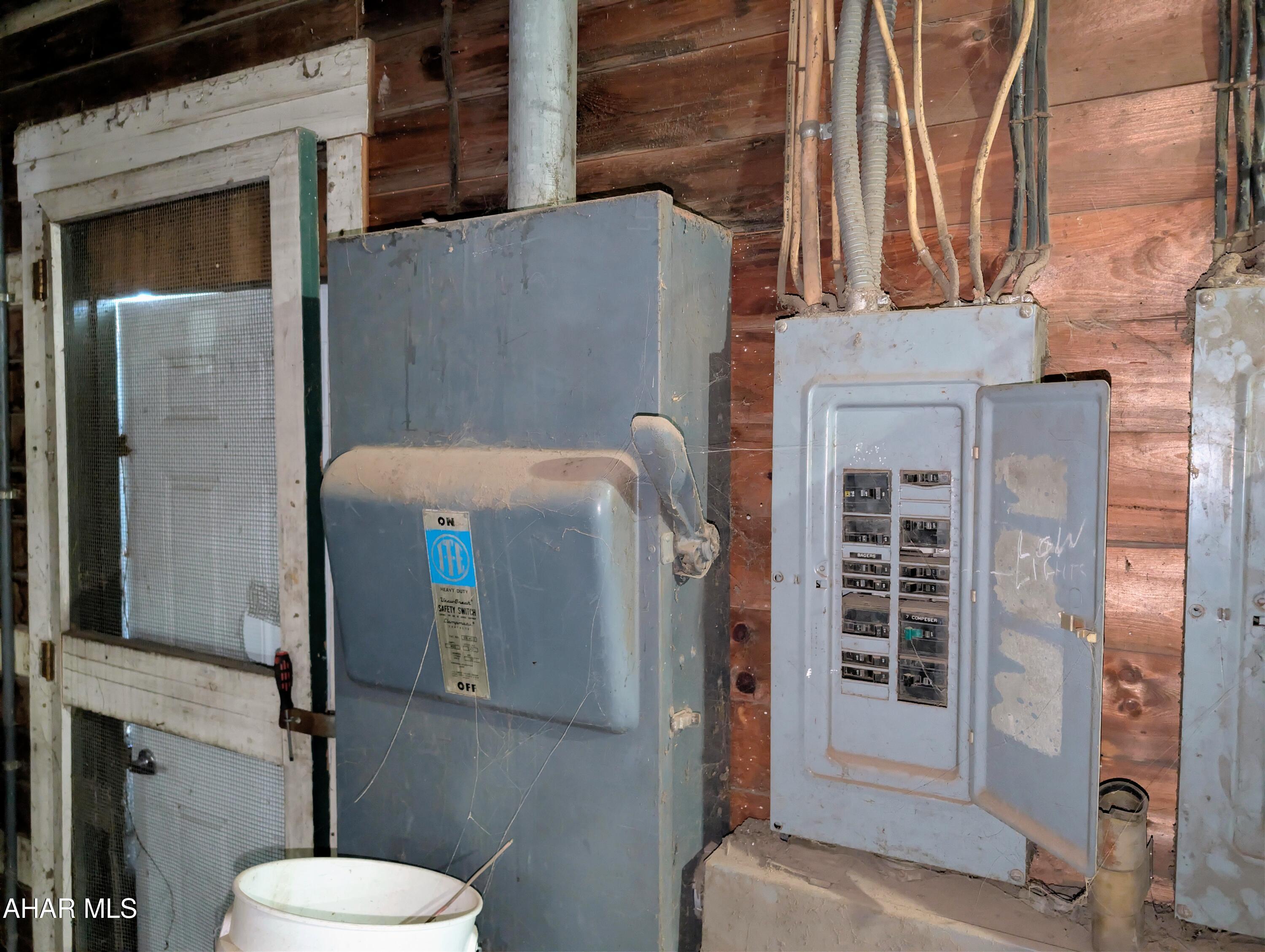 Unknown - Commercial Sale