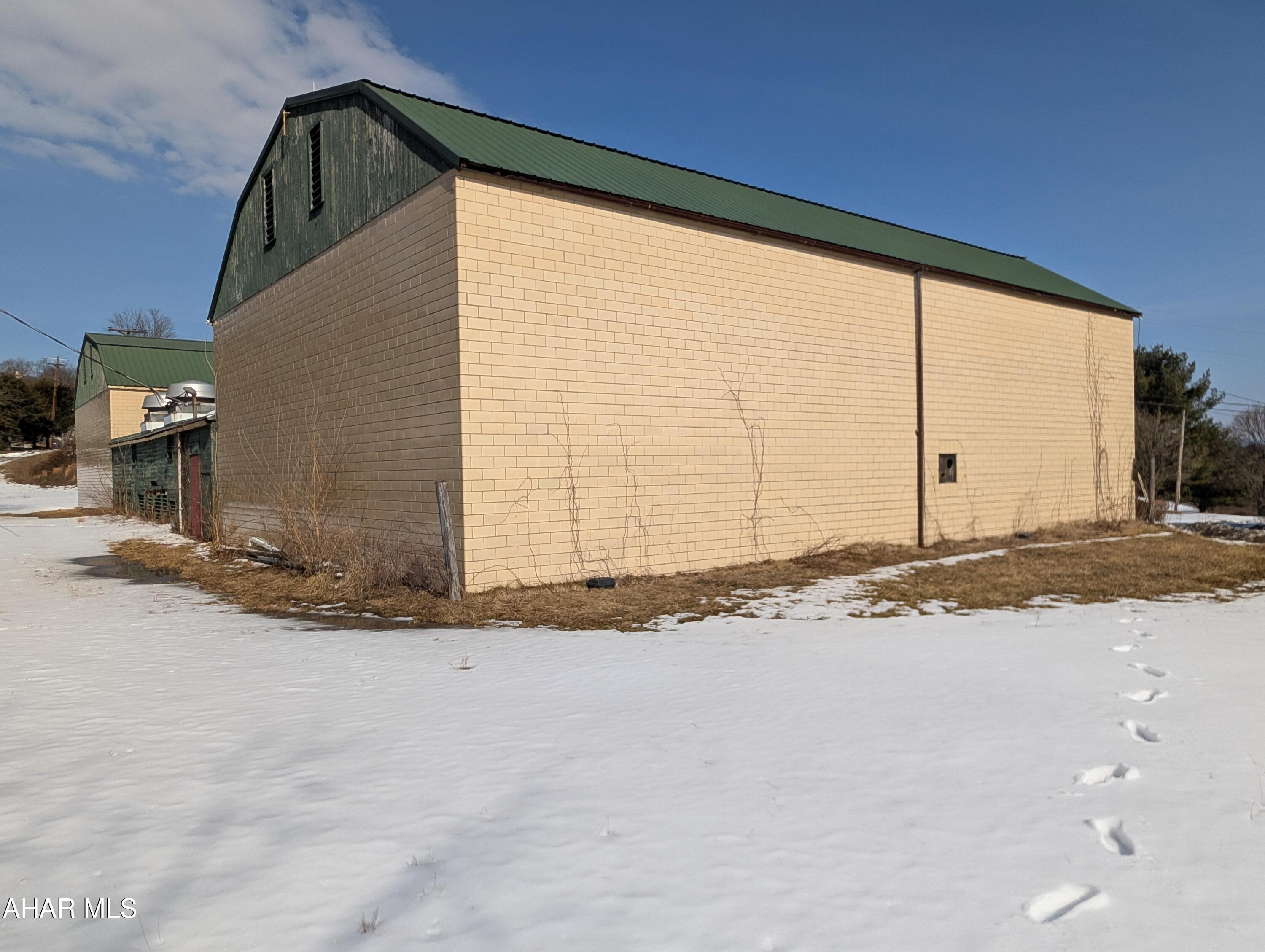 Unknown - Commercial Sale