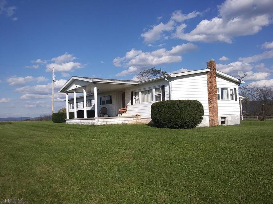 Awesome 360 deg views nice ranch home on .99 acres and level yard.  This ranch style home was built in the 1970s and has a full foundation with basement.