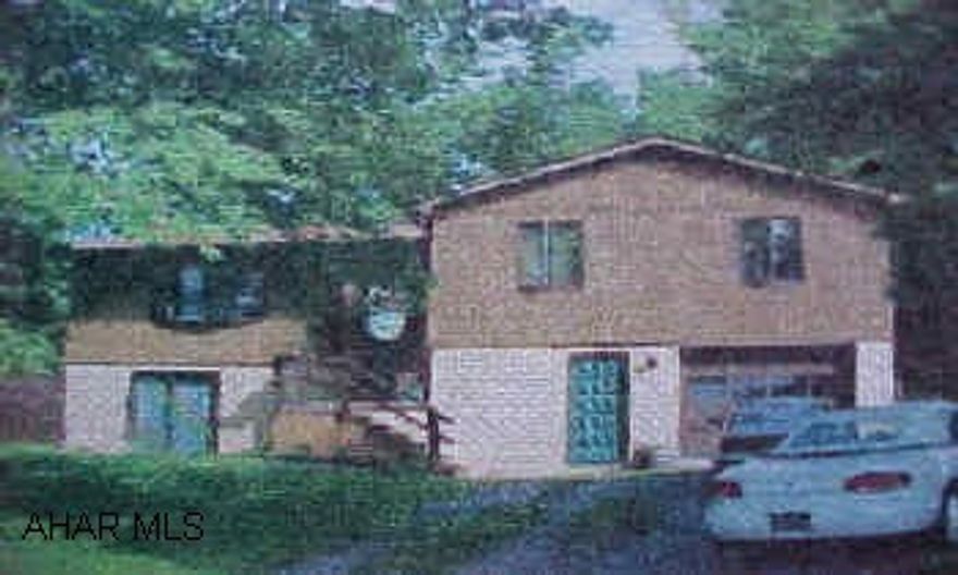 Lovely 4Br home. Comfortable country living- quiet area