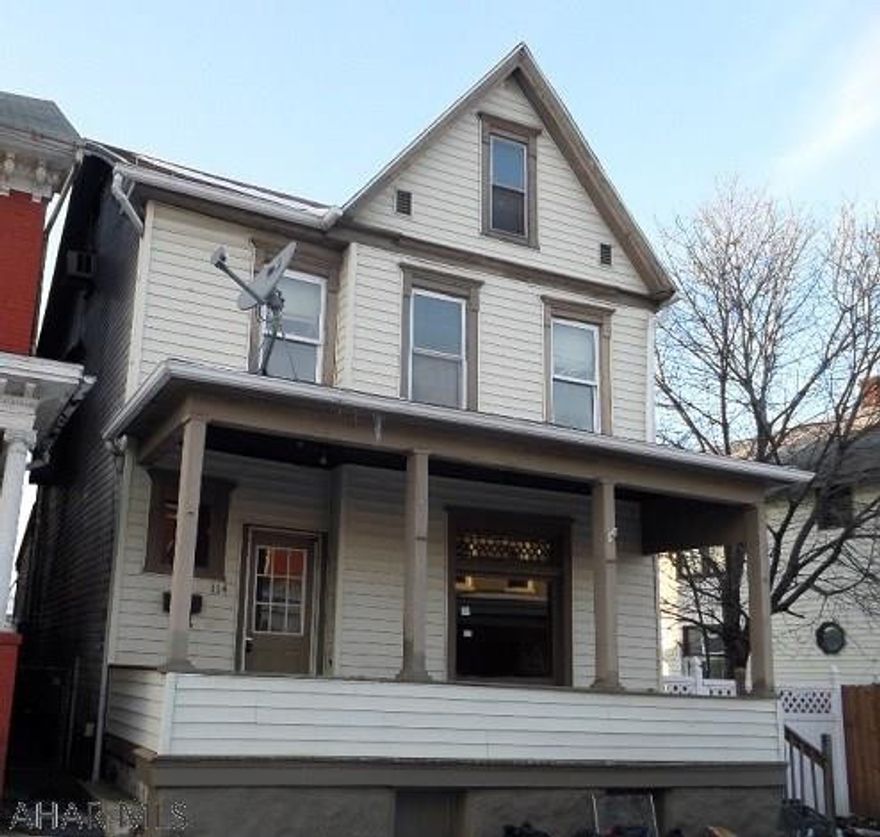 This property has been placed in an upcoming online event. All bids should be submitted at www.xome.com (void where prohibited). Please submit any pre-auction offers received through the property details page on Xome.com. Any post-auction offers will need to be submitted directly to the listing agent. All offers will be reviewed and responded to within 3 business days. All properties are subject to a 5% buyer's premium pursuant to the Auction Participation Agreement and Terms & Conditions (minimums will apply). Please contact listing agent for details and commission paid on this property. Bidding Starts 12/31/2016 08:00 CST to 01/02/2017 14:05 CST