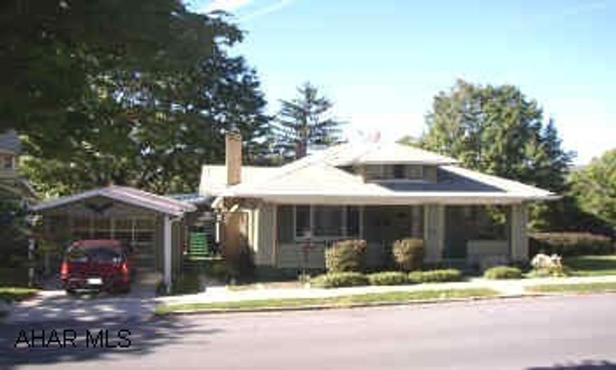 NICE CLEAN HOME, MUCH LARGER THAN IT APPEARS,LARGE LOT, ABOVE GROUND SWIMMING POOL WITH NEW LINER, NEWER KITCHEN. NICE CLEAN HOME, MUCH LARGER THAN IT APPEARS, LARGE LOT, ABOVE GROUND SWIMMIMG POOLWITH NEW LINER, NEWER KITCHEN.