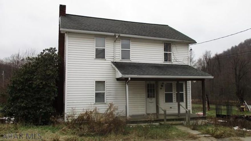 The property is in need of some TLC, being sold AS-IS. This property is now under auction terms. All offers should be submitted through www.Auction.com. This property is subject to a 5% buyer's premium pursuant to the Auction Terms and Conditions (minimums may apply). All auction assets will be sold subject to seller approval.