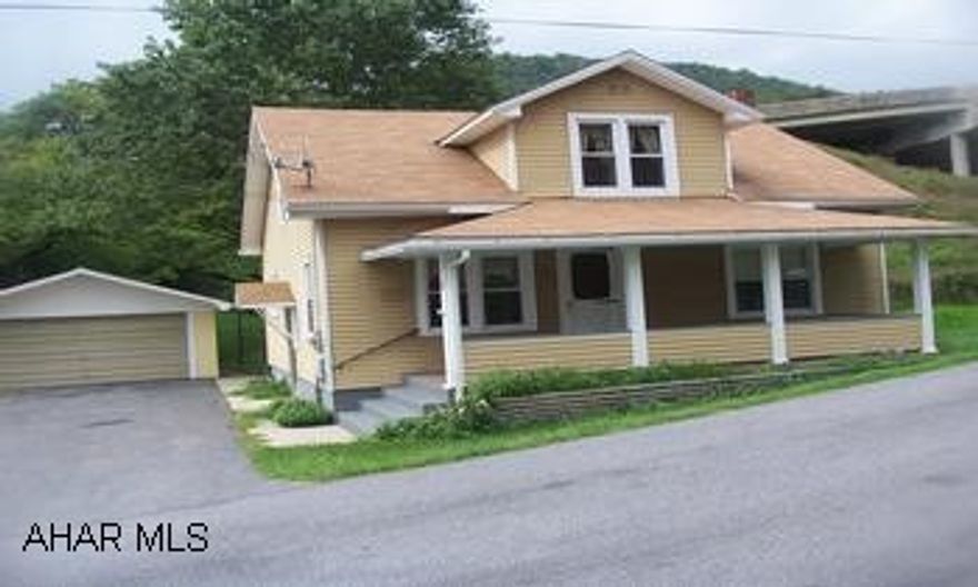 Nicely Remodeled - 3 Bedrooms - 1 1/2 Baths - Hardwood Floors - Newer Windows, Electric, Furnace - All New Appliances - 2 Car Detached Garage - Realtor Is Related To Owner Nicely Remodeled - 3 Bedrooms - 1 1/2 Baths - Hardwood Floors - Newer Windows, Electric, Furnace - All New Appliances - 2 Car Detached Garage - Realtor Is Related To Owner