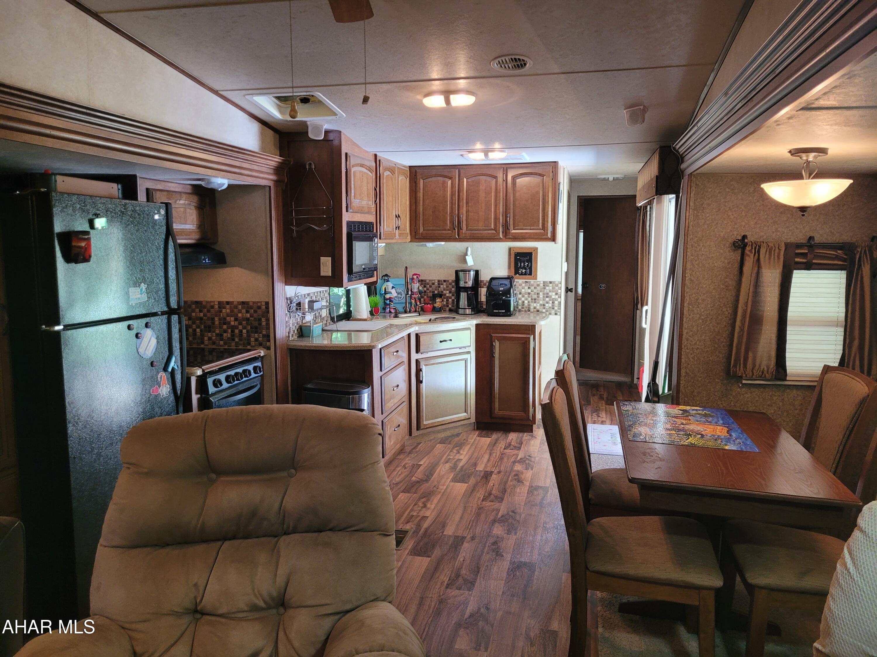 Glendale Yearound - Residential