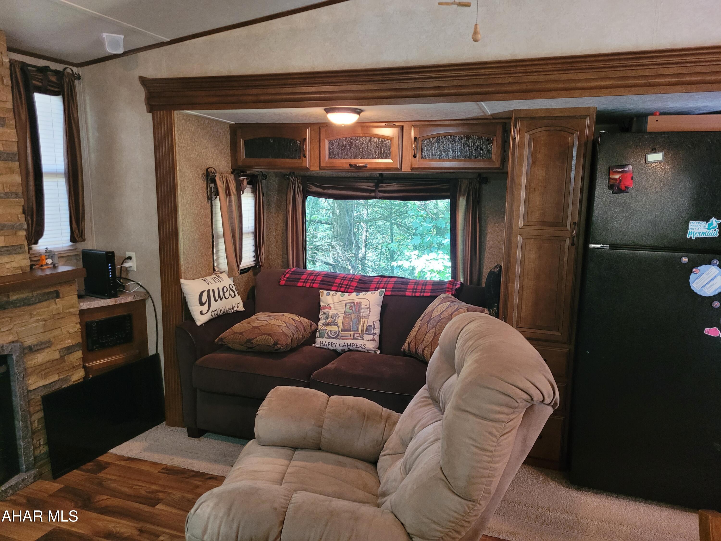 Glendale Yearound - Residential