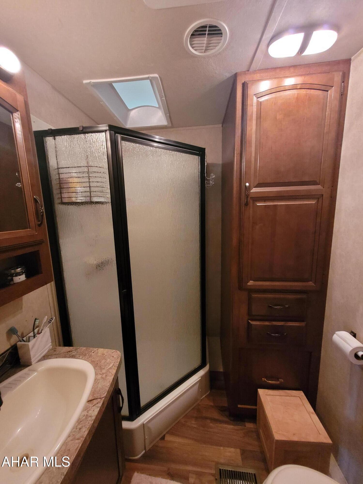 Glendale Yearound - Residential