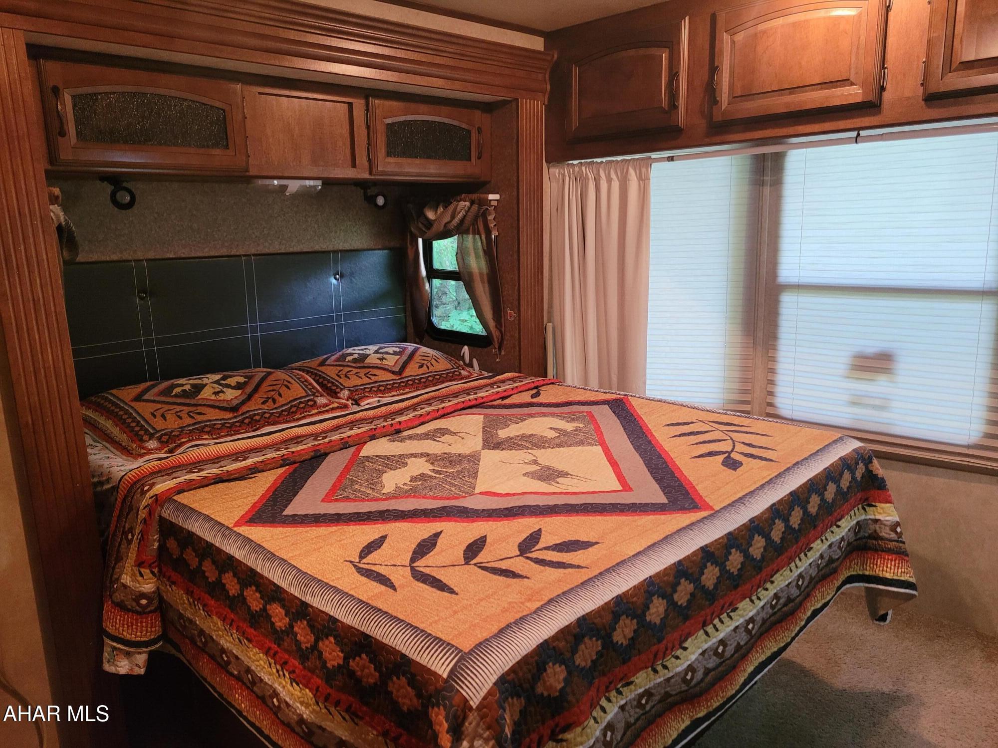 Glendale Yearound - Residential