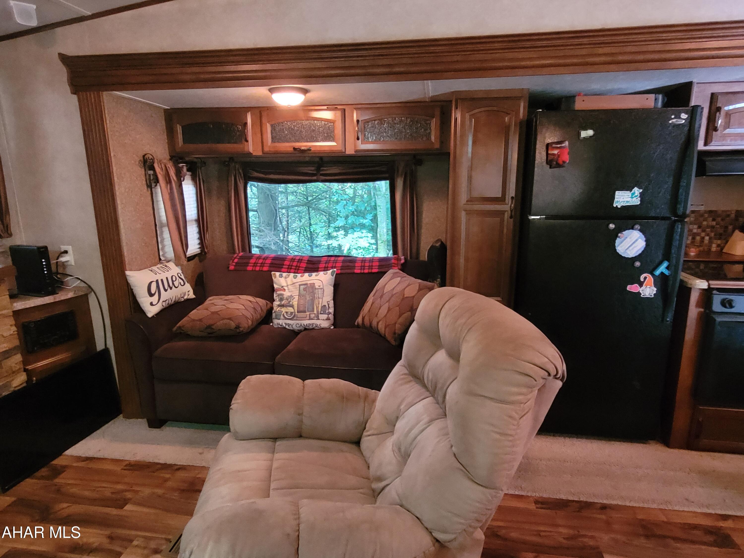 Glendale Yearound - Residential